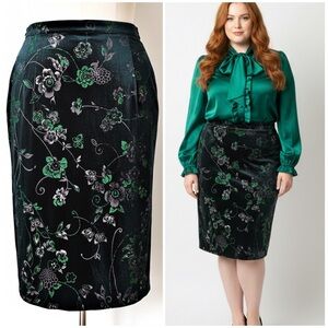 Dark Green Velvet Skirt Metallic Floral Embroidery Size 16 Holiday Chic Vintage